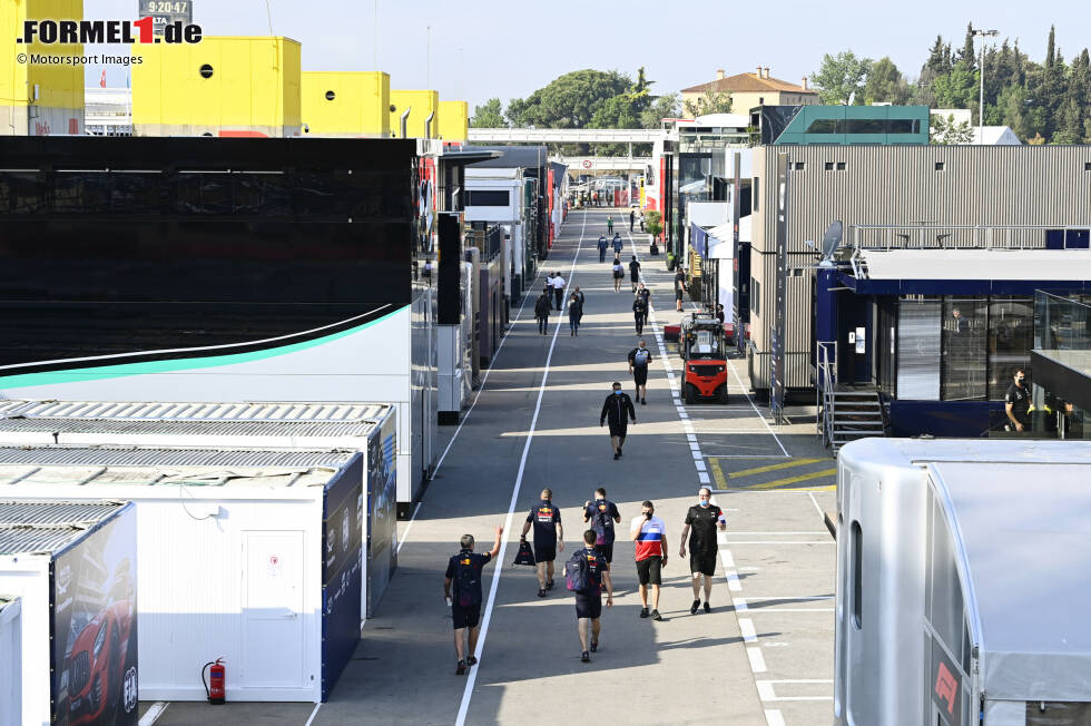 Foto zur News: Formel-1-Fahrerlager in Barcelona 2021