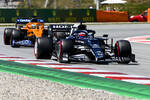 Foto zur News: Yuki Tsunoda (AlphaTauri) und Daniel Ricciardo (McLaren)