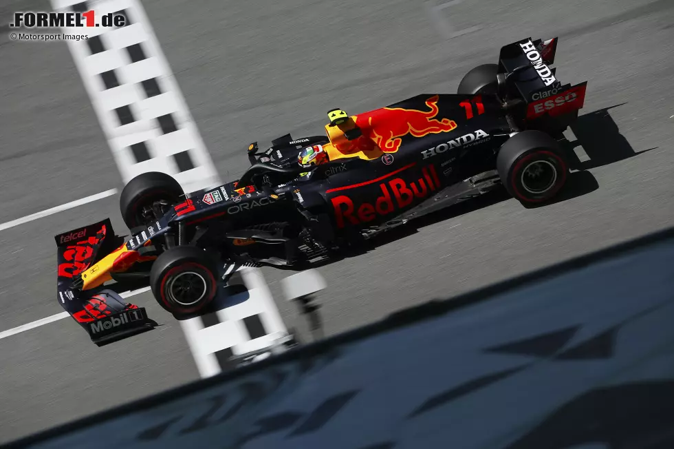 Foto zur News: Sergio Perez (Red Bull)