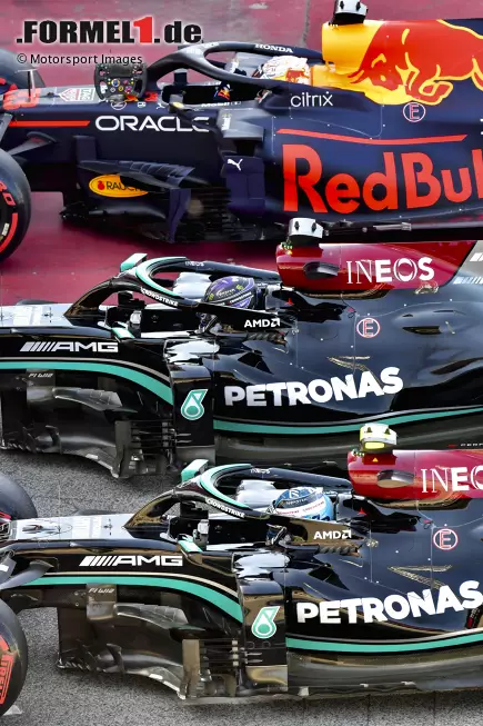 Foto zur News: Lewis Hamilton (Mercedes), Max Verstappen (Red Bull) und Valtteri Bottas (Mercedes)