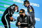 Foto zur News: Valtteri Bottas (Mercedes), Lewis Hamilton (Mercedes) und Max Verstappen (Red Bull)