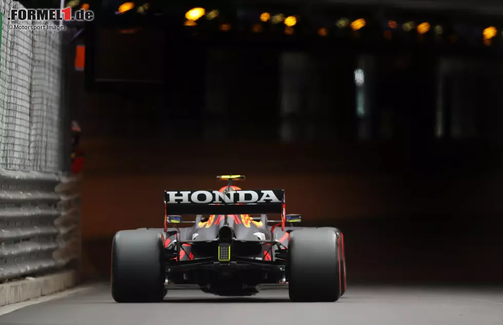 Foto zur News: Sergio Perez (Red Bull)