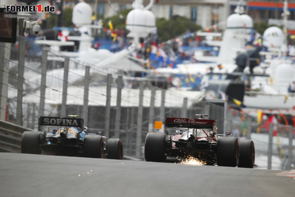 Foto zur News: Nicholas Latifi (Williams) und Kimi Räikkönen (Alfa Romeo)