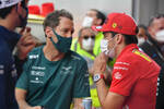 Foto zur News: Sebastian Vettel (Aston Martin) und Charles Leclerc (Ferrari)