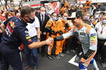 Foto zur News: Christian Horner und Lando Norris (McLaren)