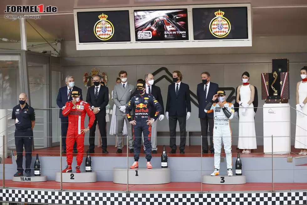 Foto zur News: Adrian Newey, Carlos Sainz (Ferrari), Max Verstappen (Red Bull) und Lando Norris (McLaren)