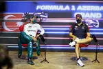 Foto zur News: Sebastian Vettel (Aston Martin) und Sergio Perez (Red Bull)