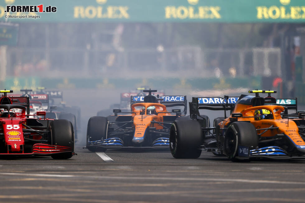 Foto zur News: Lando Norris (McLaren), Carlos Sainz (Ferrari) und Daniel Ricciardo (McLaren)