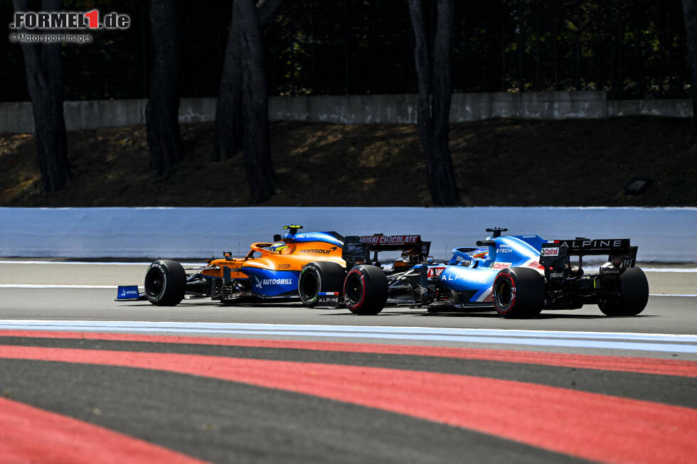 Foto zur News: Lando Norris (McLaren) und Fernando Alonso (Alpine)