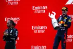 Foto zur News: Lewis Hamilton (Mercedes) und Max Verstappen (Red Bull)