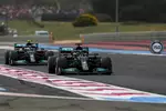 Foto zur News: Lewis Hamilton (Mercedes) und Valtteri Bottas (Mercedes)