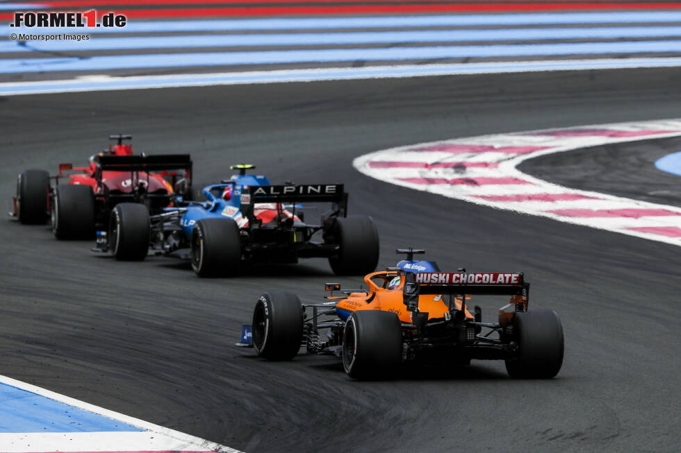 Foto zur News: Charles Leclerc (Ferrari), Esteban Ocon (Alpine) und Daniel Ricciardo (McLaren)