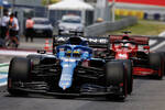 Foto zur News: Fernando Alonso (Alpine) und Charles Leclerc (Ferrari)