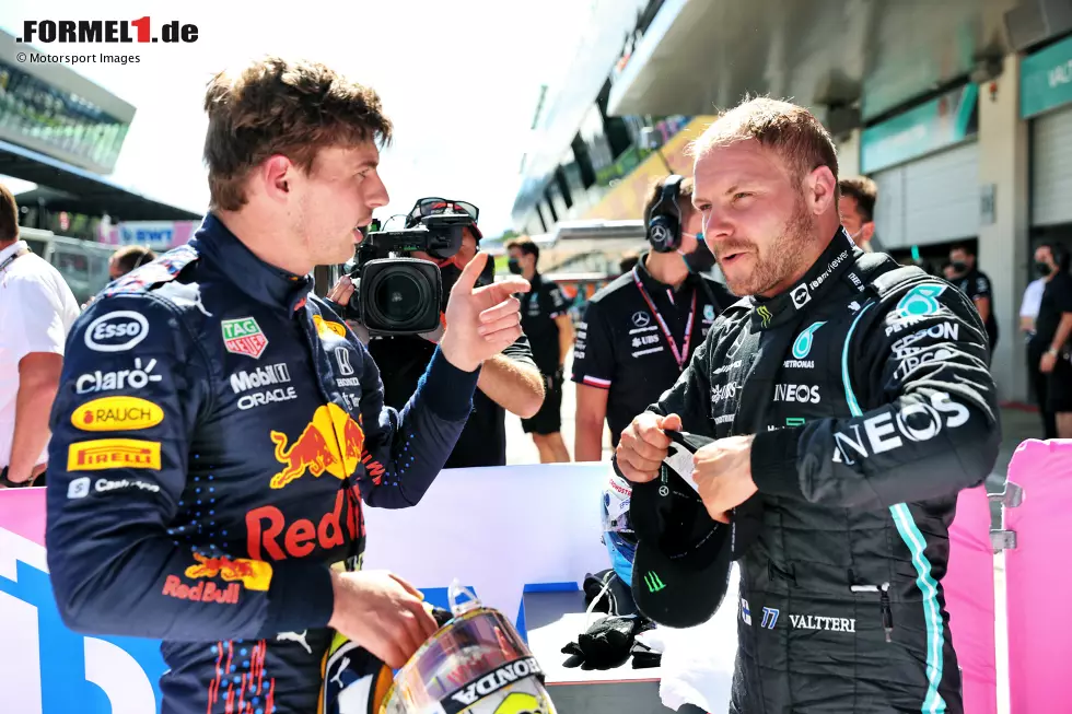 Foto zur News: Max Verstappen (Red Bull) und Valtteri Bottas (Mercedes)