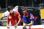 Foto zur News: Carlos Sainz (Ferrari) und Fernando Alonso (Alpine)