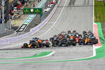 Foto zur News: Max Verstappen (Red Bull), Lewis Hamilton (Mercedes), Sergio Perez (Red Bull) und Lando Norris (McLaren)