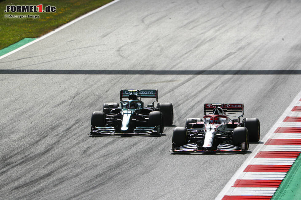 Foto zur News: Kimi Räikkönen (Alfa Romeo) und Sebastian Vettel (Aston Martin)