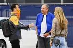 Foto zur News: Daniel Ricciardo (McLaren) und Gerhard Berger