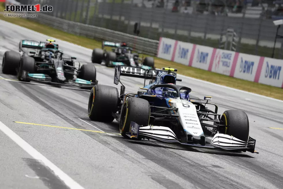 Foto zur News: Nicholas Latifi (Williams), Valtteri Bottas (Mercedes) und Lewis Hamilton (Mercedes)