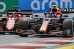 Foto zur News: Sergio Perez (Red Bull) und Charles Leclerc (Ferrari)