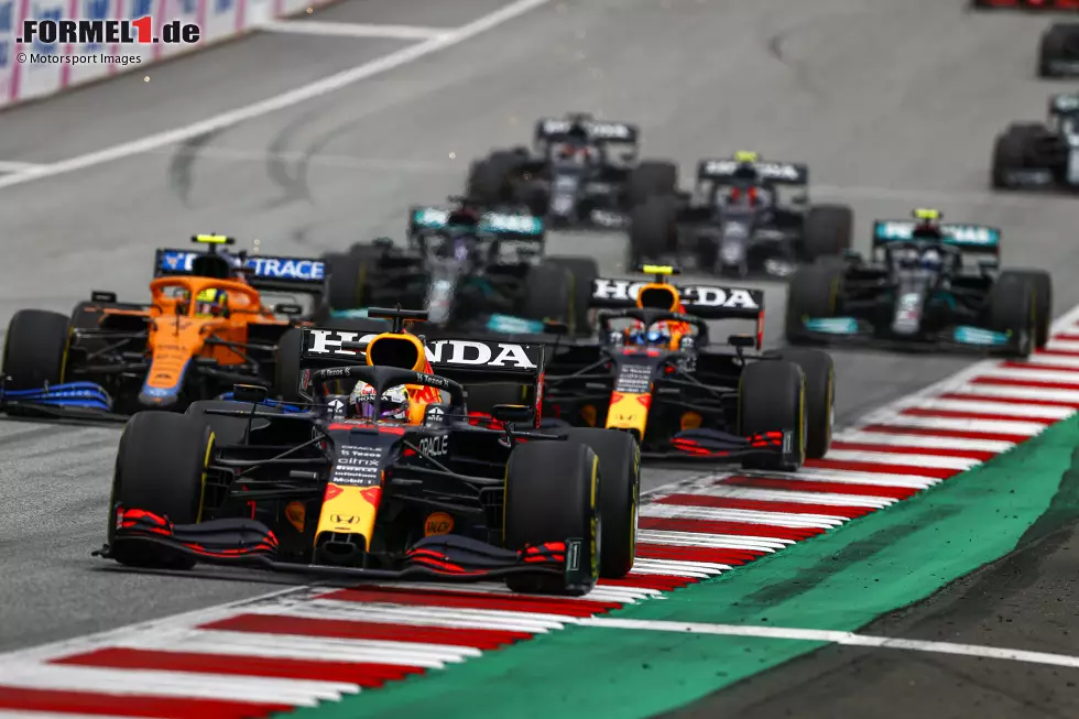 Foto zur News: Max Verstappen (Red Bull), Sergio Perez (Red Bull) und Lando Norris (McLaren)