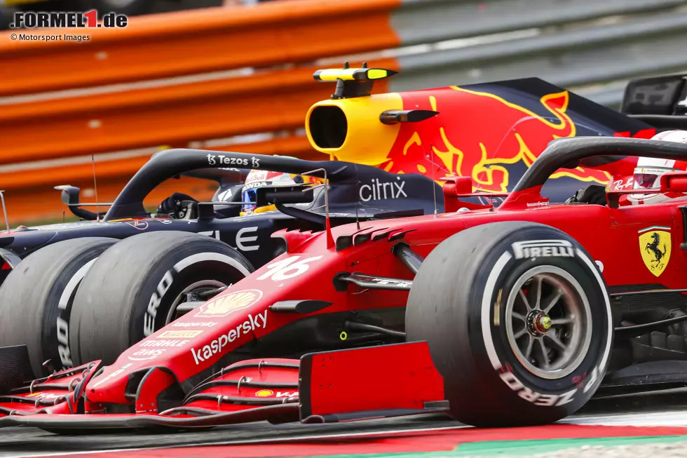 Foto zur News: Sergio Perez (Red Bull) und Charles Leclerc (Ferrari)