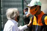 Foto zur News: Jackie Stewart und Daniel Ricciardo (McLaren)