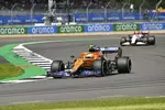 Foto zur News: Lando Norris (McLaren) und Kimi Räikkönen (Alfa Romeo)