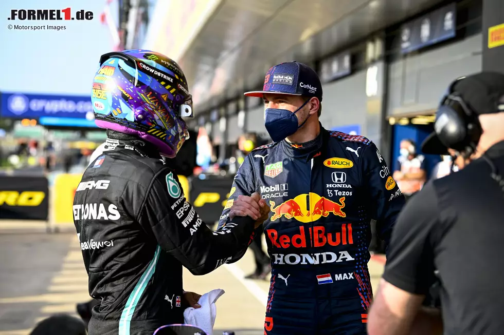 Foto zur News: Lewis Hamilton (Mercedes) und Max Verstappen (Red Bull)