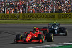 Foto zur News: Carlos Sainz (Ferrari) und Sebastian Vettel (Aston Martin)