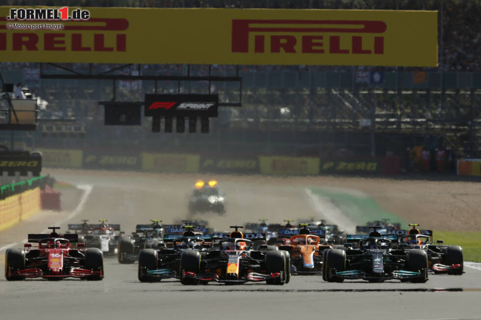 Foto zur News: Lewis Hamilton (Mercedes), Max Verstappen (Red Bull), Valtteri Bottas (Mercedes) und Charles Leclerc (Ferrari)