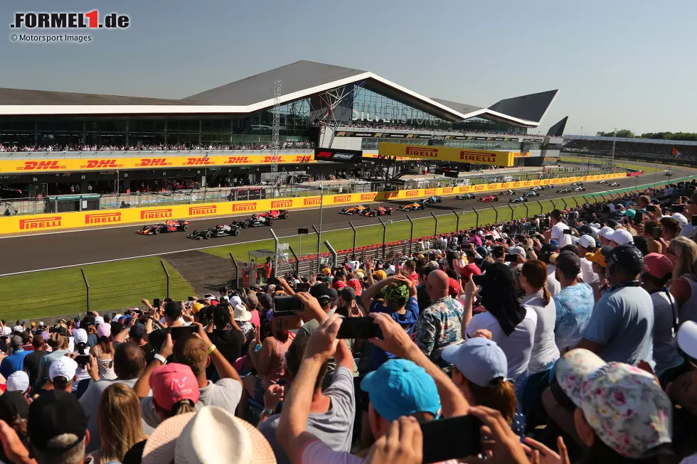 Foto zur News: Max Verstappen (Red Bull), Lewis Hamilton (Mercedes), Valtteri Bottas (Mercedes) und Charles Leclerc (Ferrari)