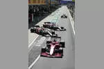 Foto zur News: Charles Leclerc (Ferrari), Kimi Räikkönen (Alfa Romeo) und Antonio Giovinazzi (Alfa Romeo)