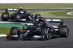 Foto zur News: Lewis Hamilton (Mercedes) und Valtteri Bottas (Mercedes)