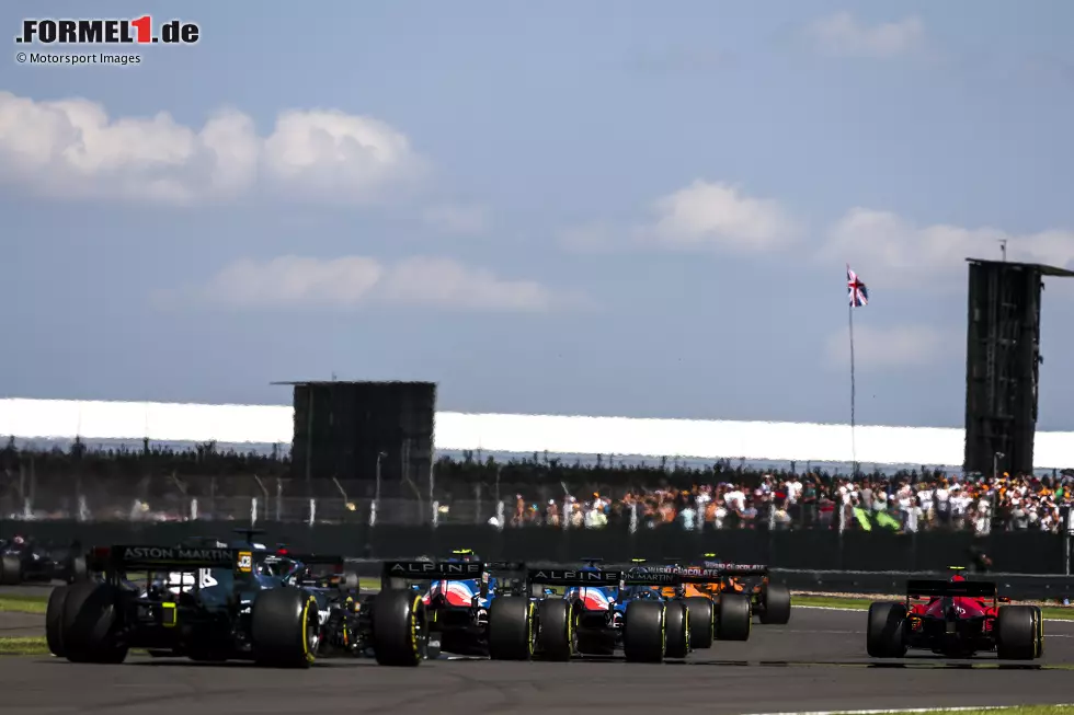 Foto zur News: Lance Stroll (Aston Martin), Esteban Ocon (Alpine), Fernando Alonso (Alpine) und Carlos Sainz (Ferrari)