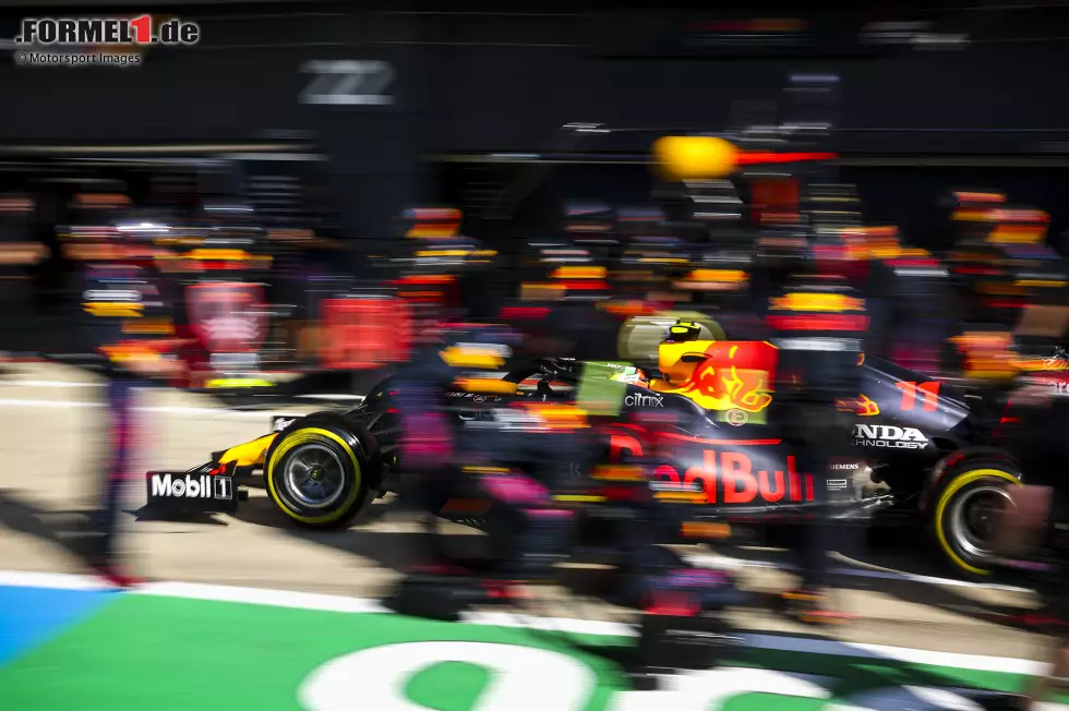 Foto zur News: Sergio Perez (Red Bull)