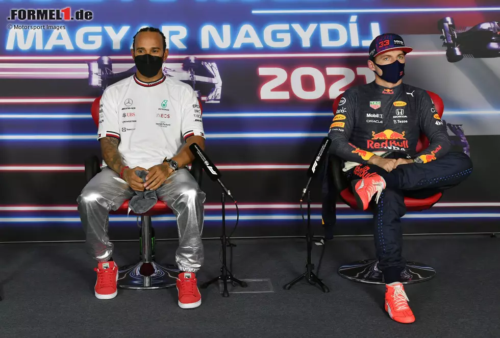 Foto zur News: Lewis Hamilton (Mercedes) und Max Verstappen (Red Bull)