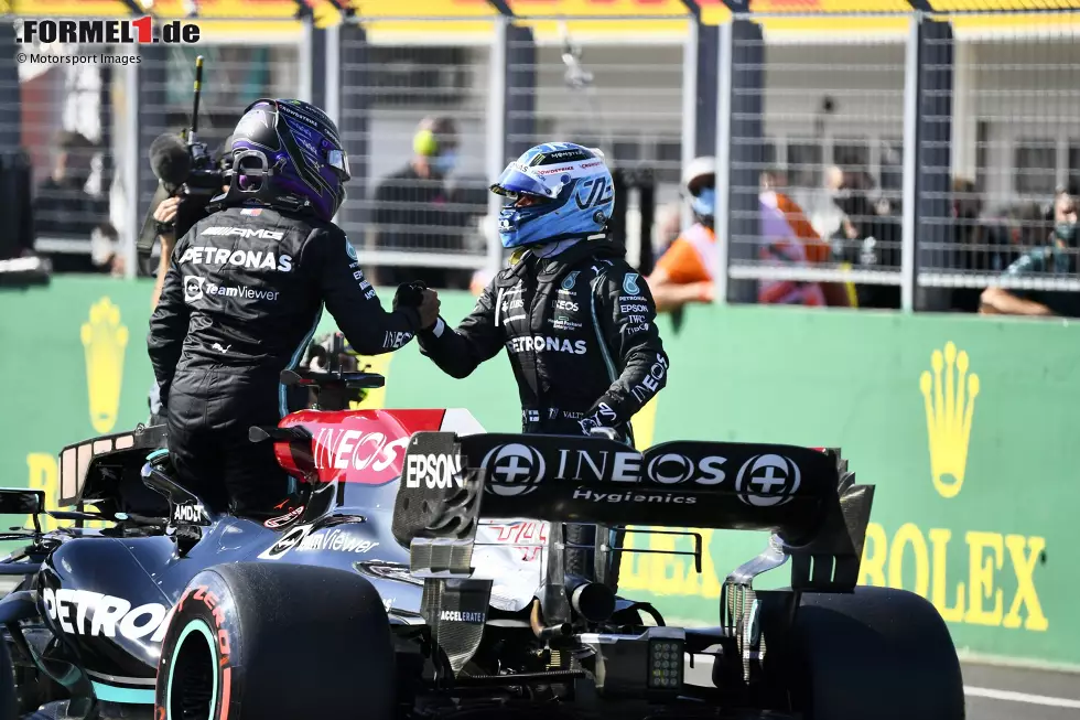 Foto zur News: Lewis Hamilton (Mercedes) und Valtteri Bottas (Mercedes)