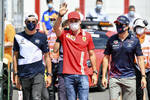 Foto zur News: Pierre Gasly (AlphaTauri), Charles Leclerc (Ferrari) und Sergio Perez (Red Bull)