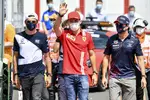 Foto zur News: Pierre Gasly (AlphaTauri), Charles Leclerc (Ferrari) und Sergio Perez (Red Bull)