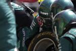Foto zur News: Formel-1-Boxencrew (Aston Martin)