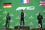 Foto zur News: Sebastian Vettel (Aston Martin), Esteban Ocon (Alpine) und Lewis Hamilton (Mercedes)