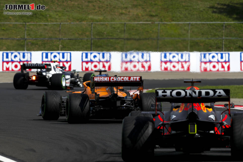 Foto zur News: Pierre Gasly (AlphaTauri), Daniel Ricciardo (McLaren) und Max Verstappen (Red Bull)