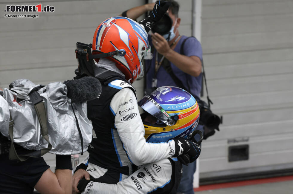 Foto zur News: Fernando Alonso (Alpine) und Esteban Ocon (Alpine)