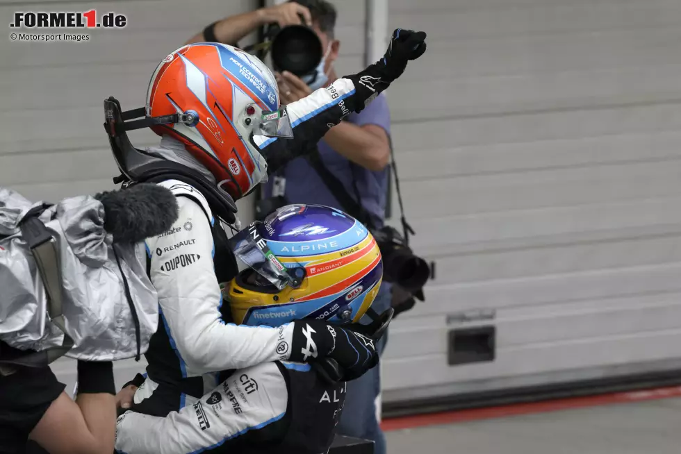 Foto zur News: Fernando Alonso (Alpine) und Esteban Ocon (Alpine)