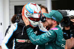 Foto zur News: Esteban Ocon (Alpine) und Sebastian Vettel (Aston Martin)