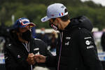 Foto zur News: Esteban Ocon (Alpine) und Fernando Alonso (Alpine)