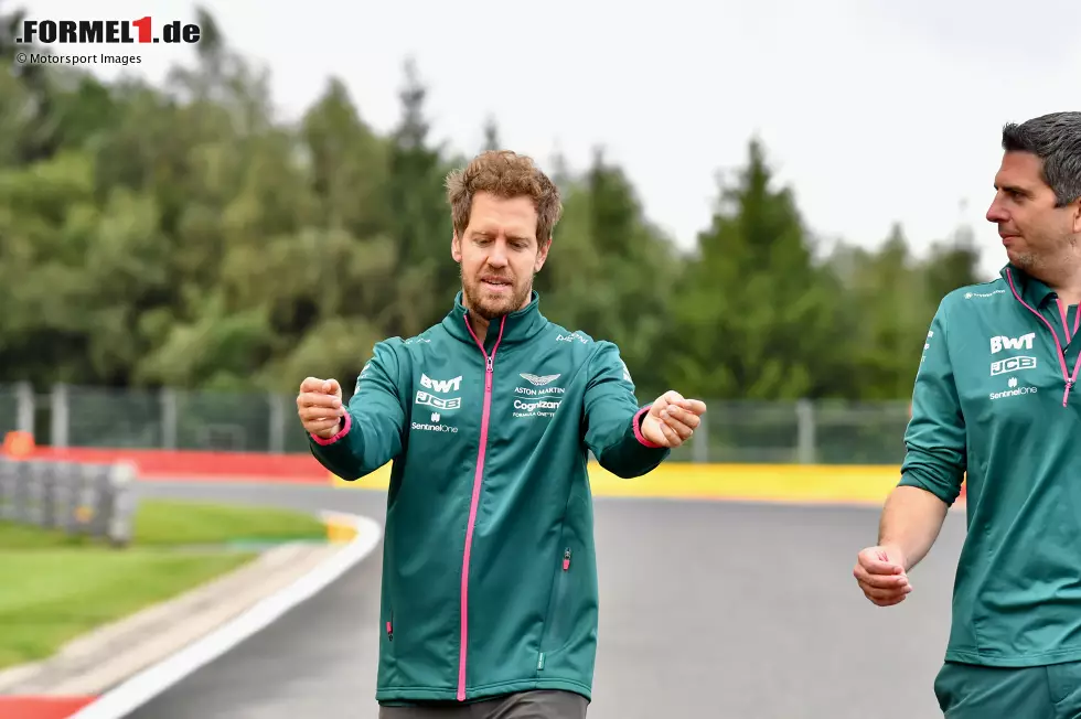 Foto zur News: Sebastian Vettel (Aston Martin)