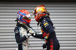 Foto zur News: George Russell (Williams) und Max Verstappen (Red Bull)