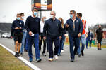 Foto zur News: FIA-Rennleiter Michael Masi und Safety-Car-Fahrer Bernd Mayländer
